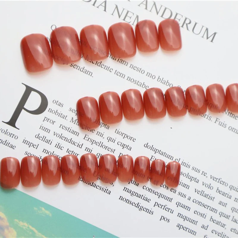 Glänzendes mittel-langes Press-On Nagelset Brehn