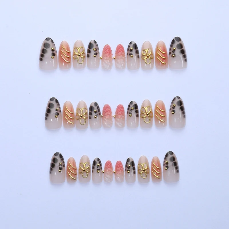 Künstlerisches Floral Press-On Nagelset