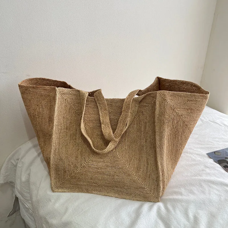 Handgemachte Strohtasche im stilvollen Design Skanto