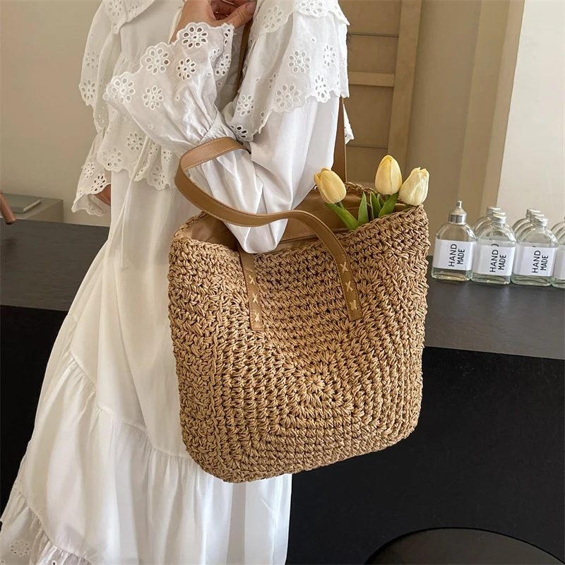 Elegante Raffia-Tote-Bag mit Ledergriff Skanto