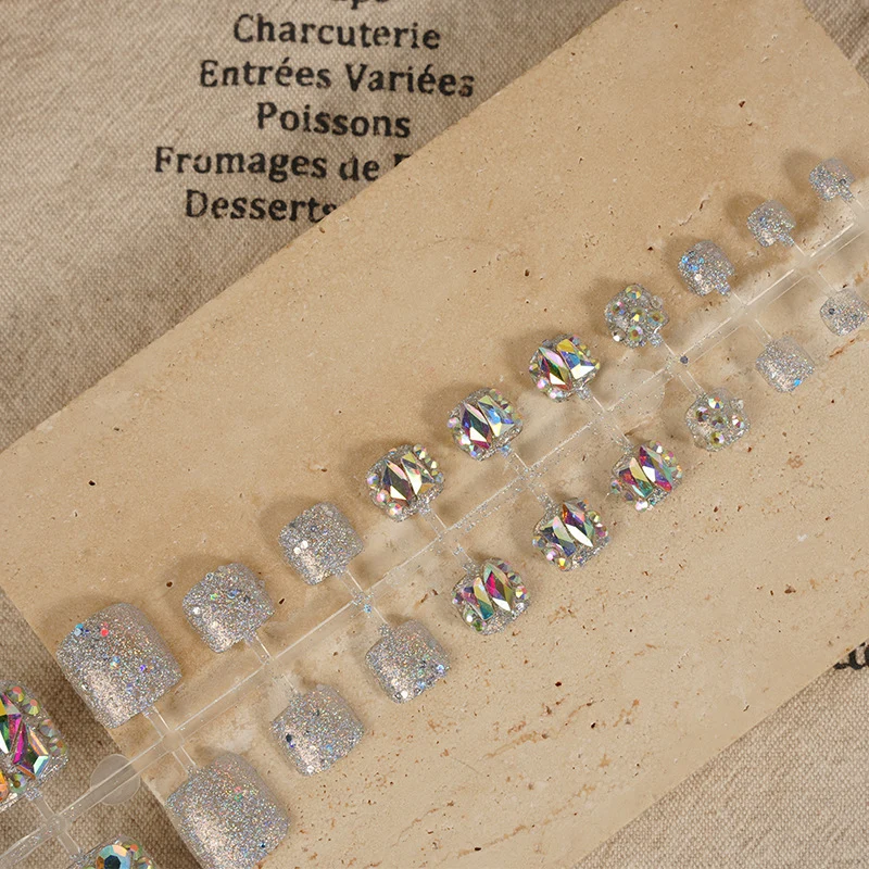 Glamourös mit Strass verziertes Druck-Nagelkunst-Set Brehn
