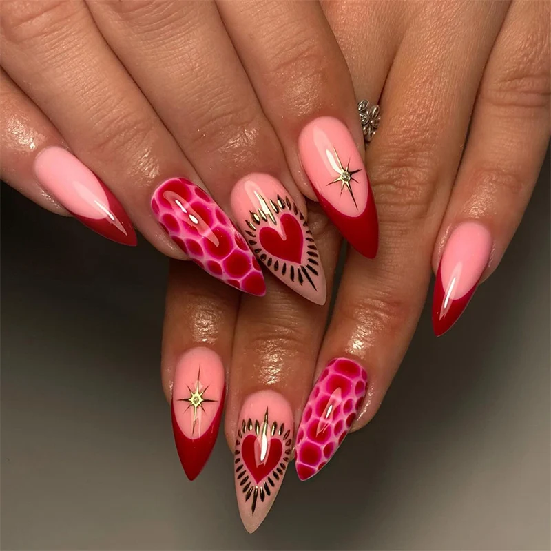 Dekorative Herz- und Stern-Press-On-Nagelkunst Brehn