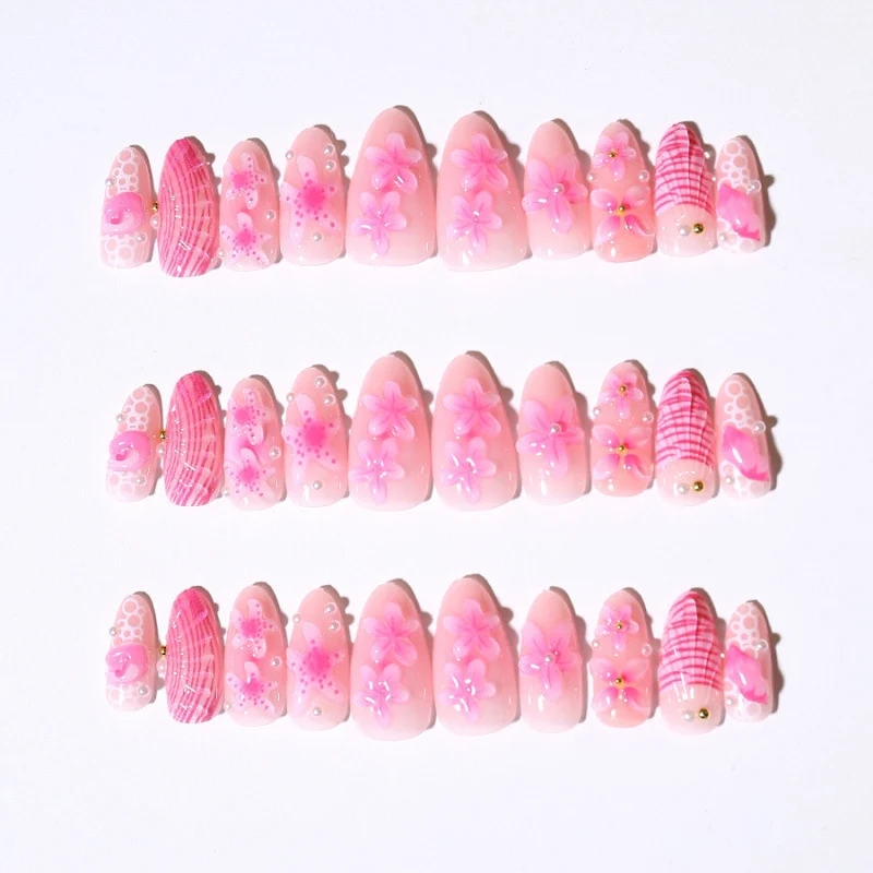 Künstlerisches 3D-Blumen-Press-On-Nageldesign