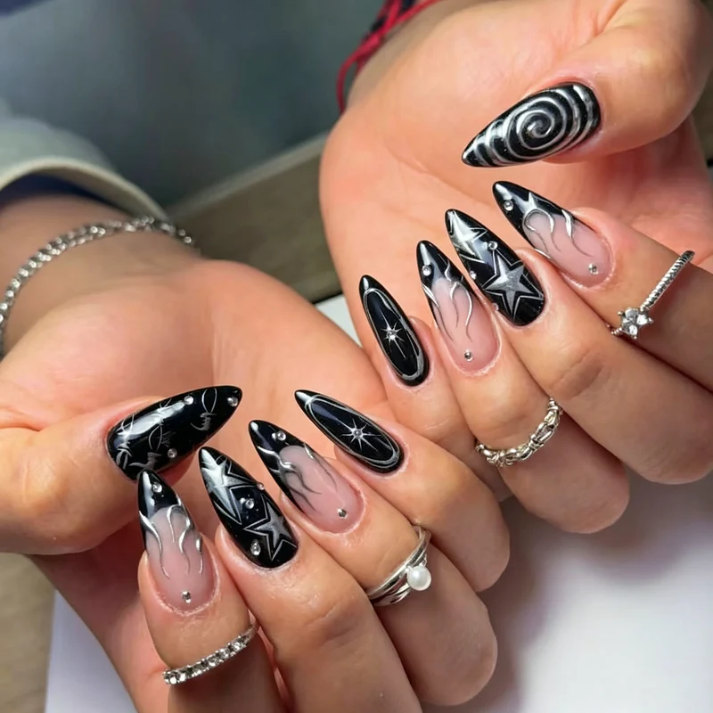 Künstlerisch von der Galaxie inspiriertes Press-On Nagelset