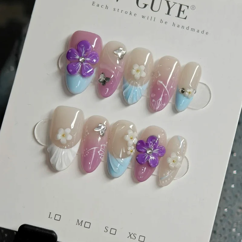 Dekorativer Floral Press-On Nail Set Brehn