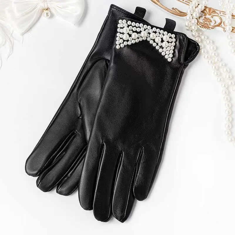 Elegante Lederhandschuhe mit Kettendetails Brehn
