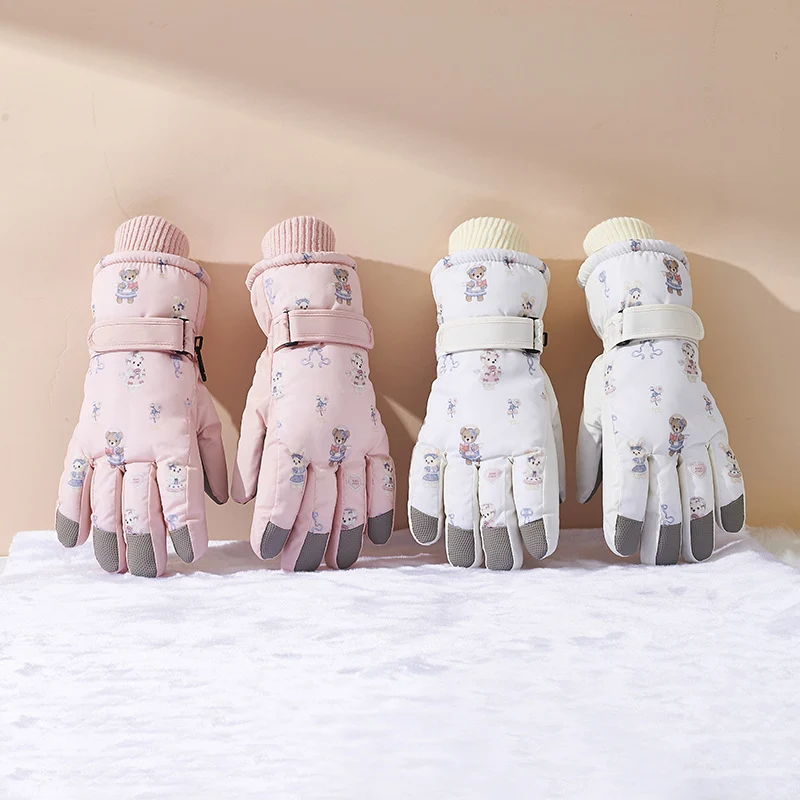 Niedliche cartoonartige Winterhandschuhe Brehn