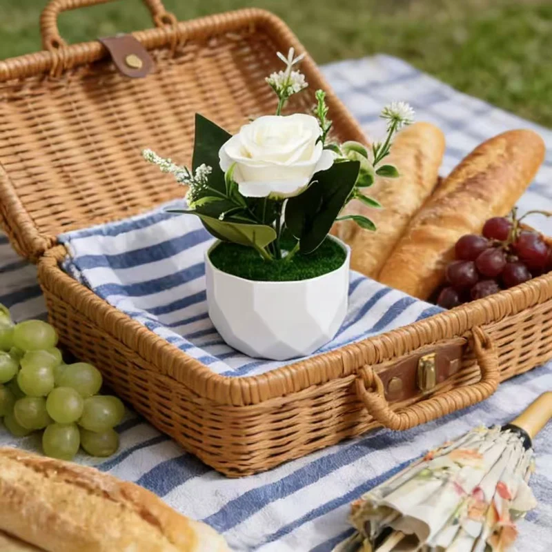 Dekorative Blumenarrangement für die Wohnkulturanzeige