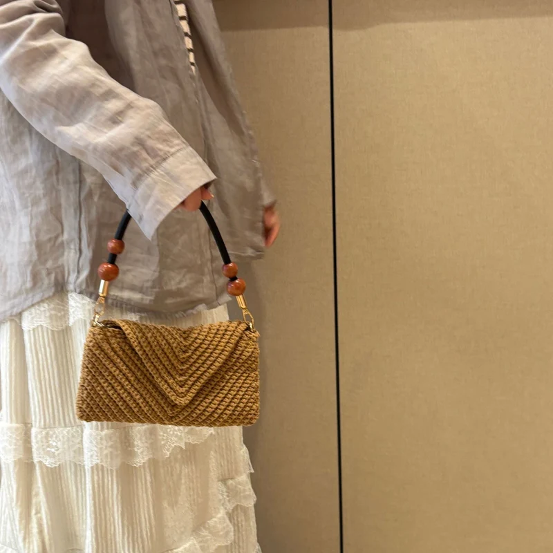 Handtasche mit stilvollen eingesetzten Griffen Skanto