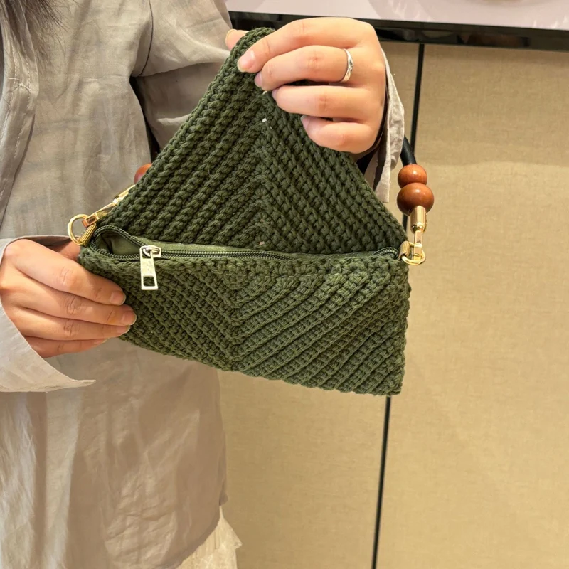 Handtasche mit stilvollen eingesetzten Griffen Skanto