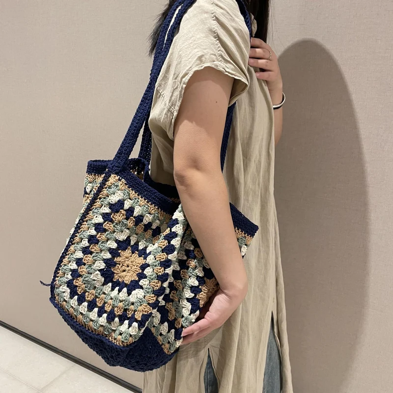 Handgeknüpfte Schultertasche mit Vintage-Muster Skanto