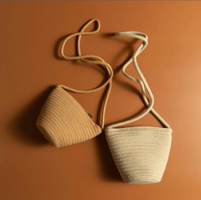 Handgeknüpfte Handtasche mit stilvollem Textilmix Skanto
