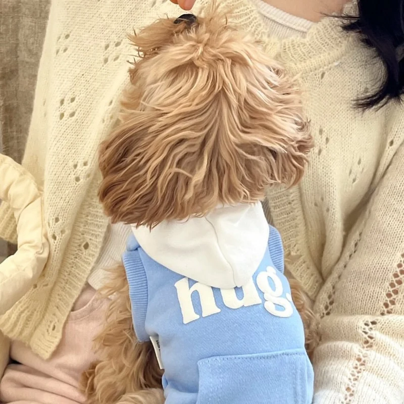 Kleiner Hund Kapuzenpullover mit Kängurutasche Applikation Schriftzug
