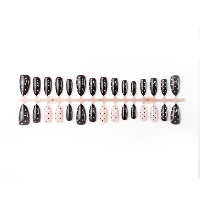 Künstlerisches Press-On-Nagelkunst-Set mit Polka-Dot- und glänzender Oberfläche Brehn