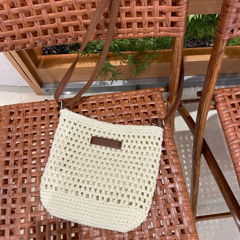 Handgeknüpfte Umhängetasche mit Lederdetail Skanto