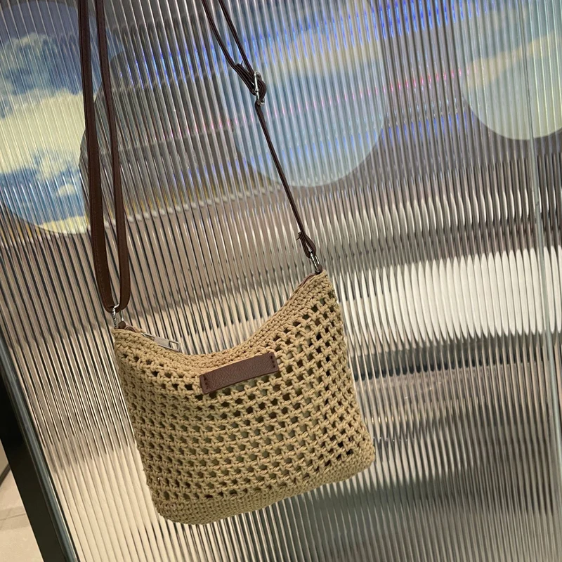 Handgeknüpfte Umhängetasche mit Lederdetail Skanto
