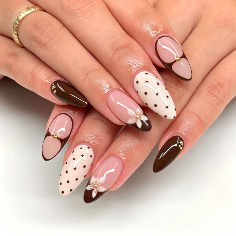 Künstlerisches Nagelkunstdesign Brehn