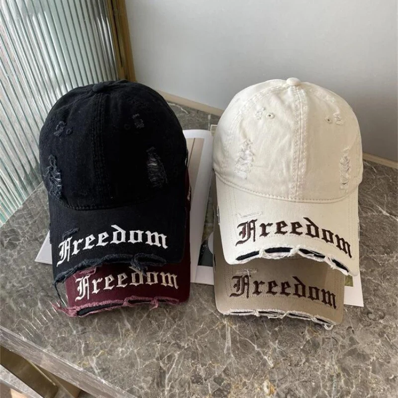 Damen Baseballkappe im Used-Look mit „Freedom“-Stickerei Skanto