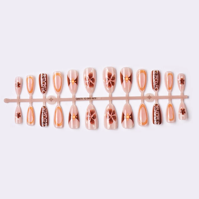 Künstlerisches Press-On Nagelkunstset mit floralen und tierischen Drucken Brehn