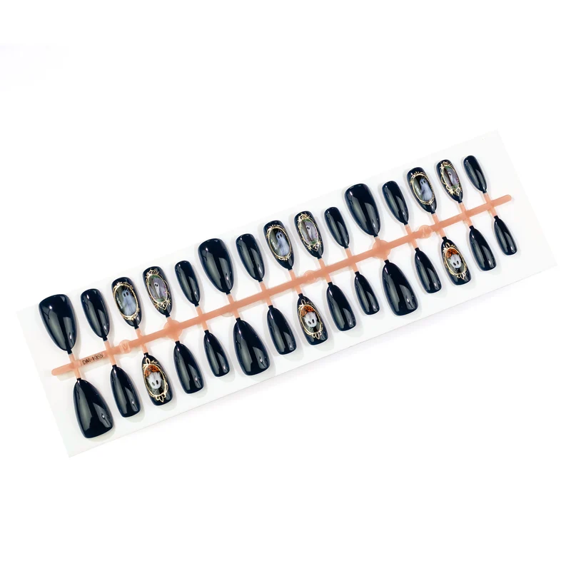 Künstlerische Nagelkunst Brehn