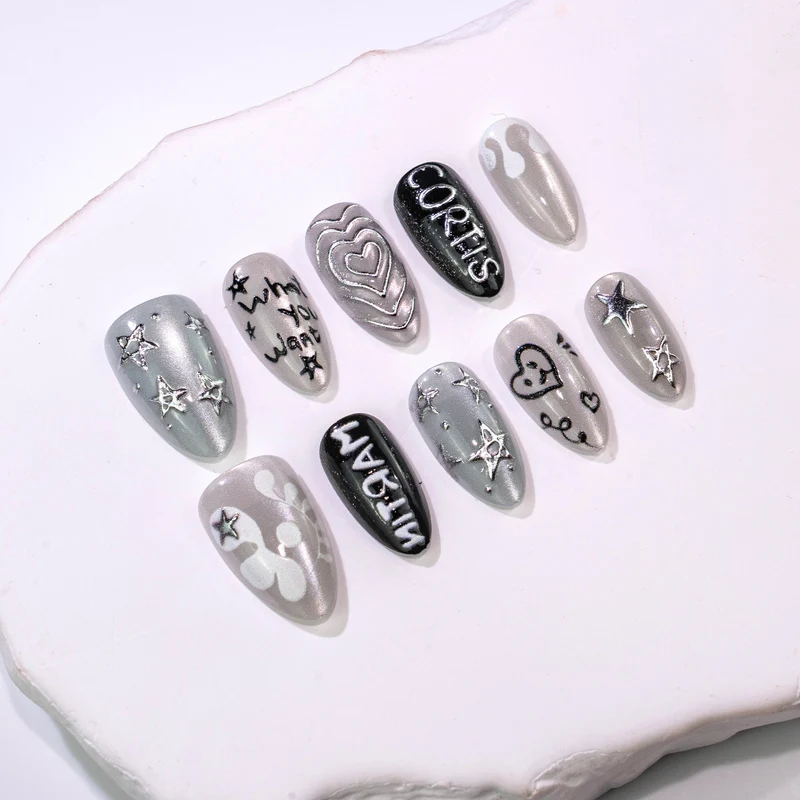 Künstlerisches Press-On Nagel Art Set mit maßgeschneiderten Designs Brehn