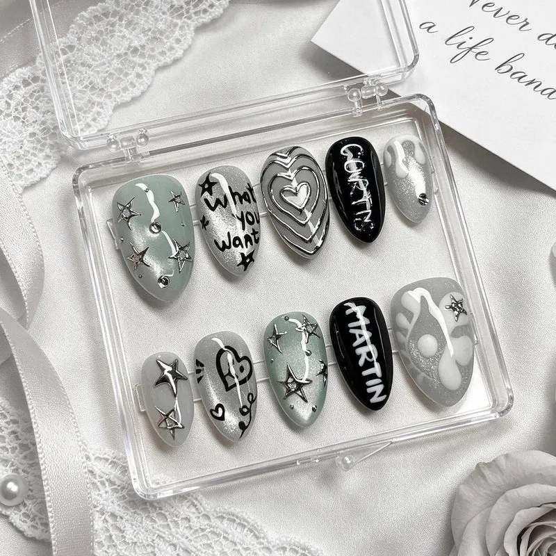 Künstlerisches Press-On Nagel Art Set mit maßgeschneiderten Designs Brehn