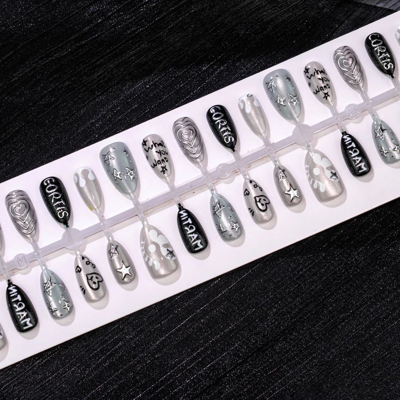 Künstlerisches Press-On Nagel Art Set mit maßgeschneiderten Designs Brehn