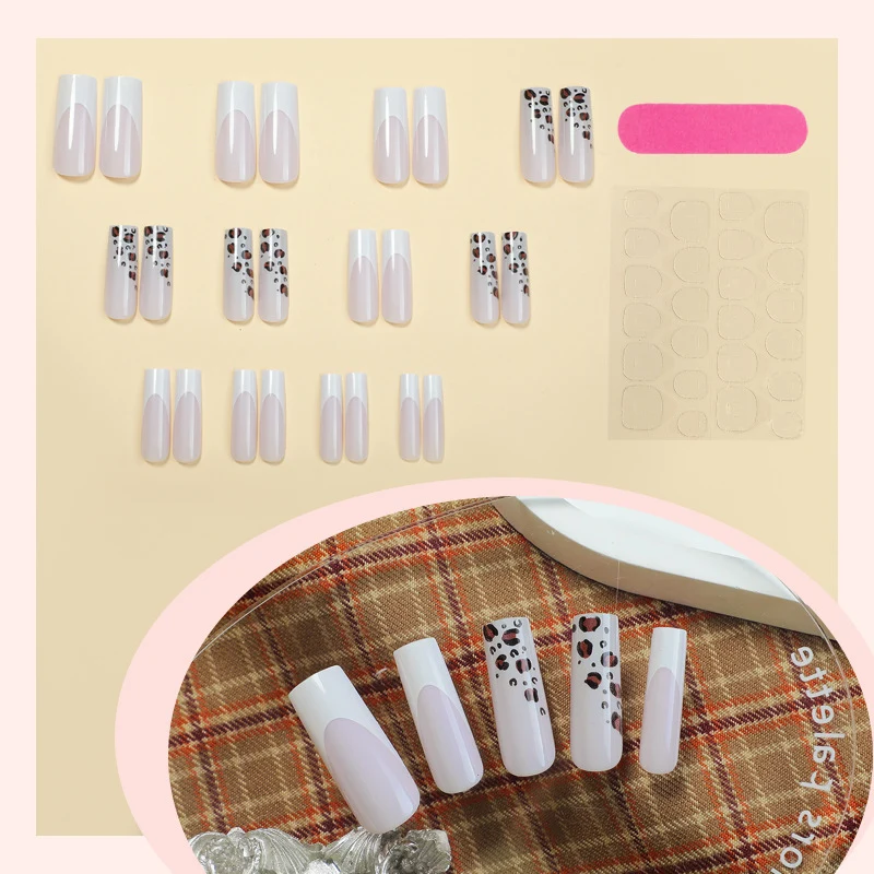 Künstlerische Lange Press-On Nagelkunst Brehn