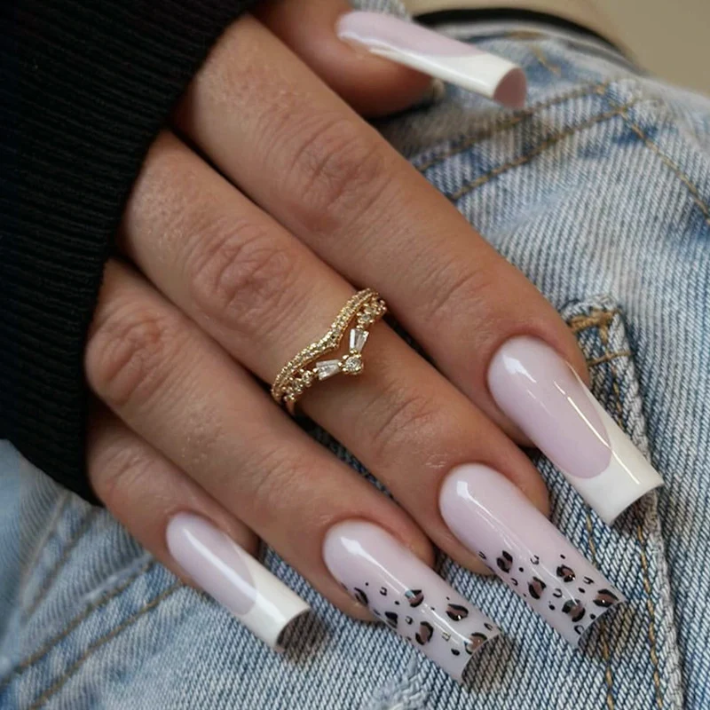 Künstlerische Lange Press-On Nagelkunst Brehn