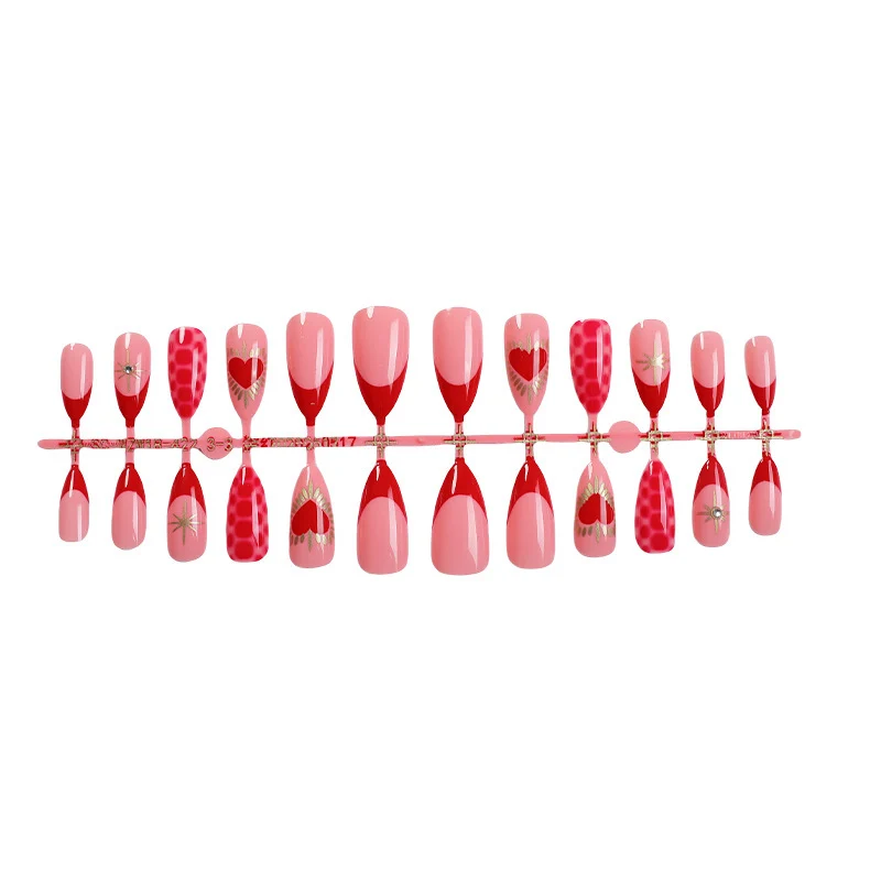 Künstlerisches Herz-inspiriertes Press-On Nagelkunst Set Brehn