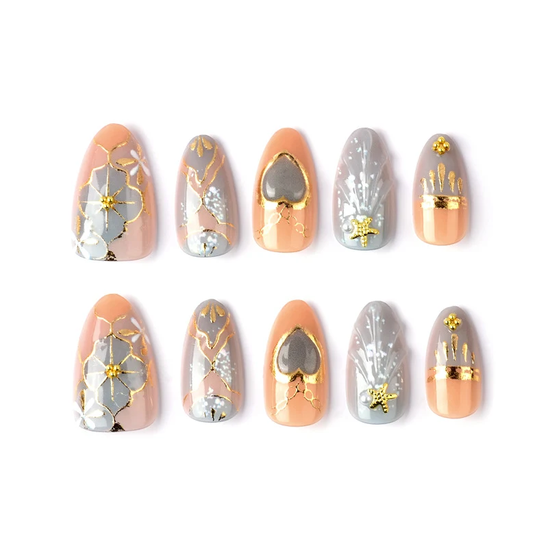 Künstlerische Herz-inspirierte Press-on Nagelkunst Brehn