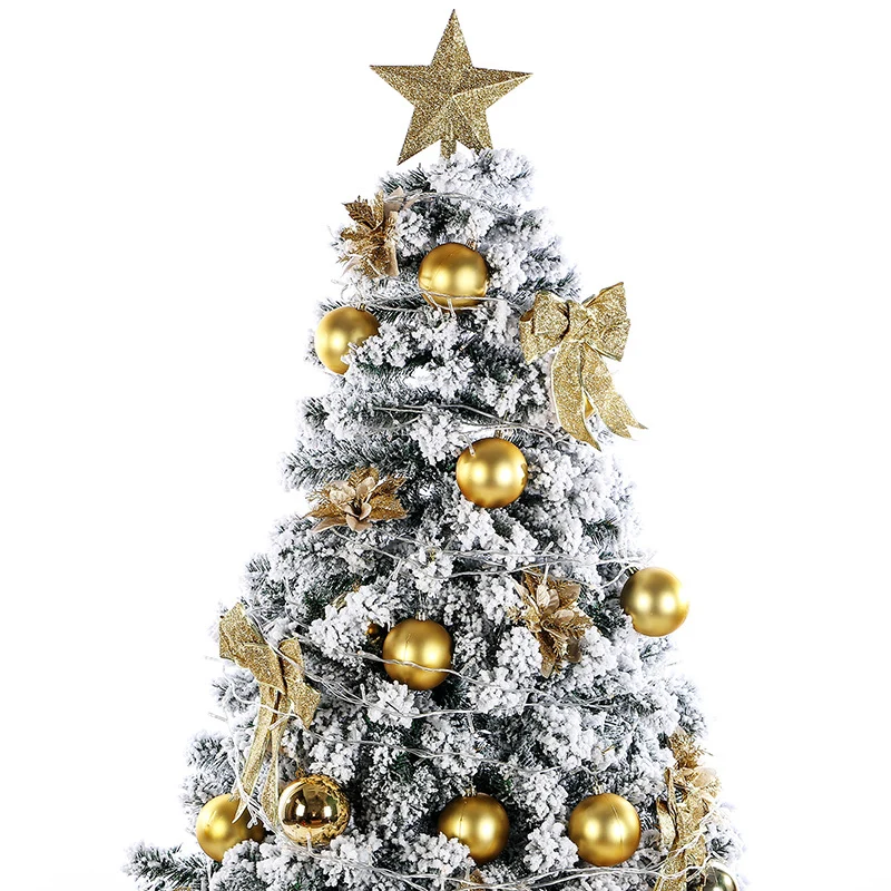Premium Flocked Weihnachtsbaum mit dekorativen Ornamenten Brehn