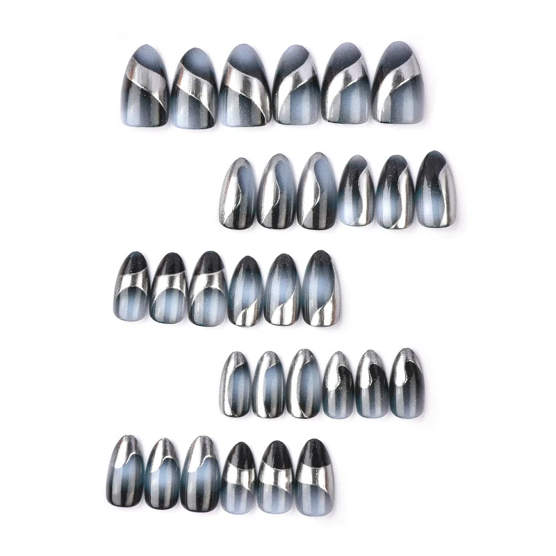 Künstlerisches Glam Nageldesign Brehn