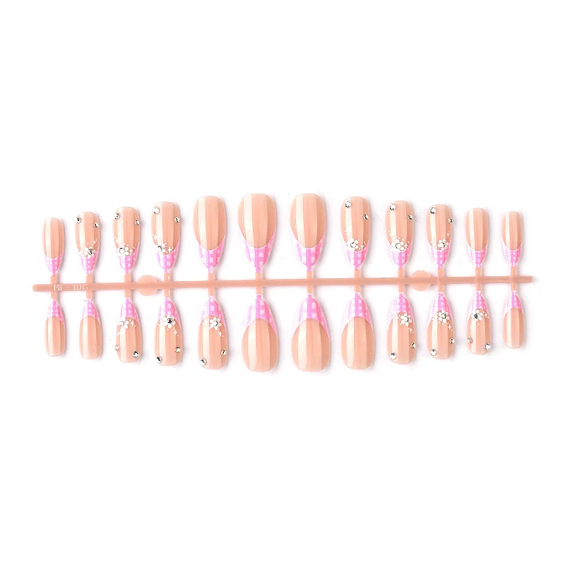 Künstlerisches Floral Französisch Press-On Nagelset Brehn