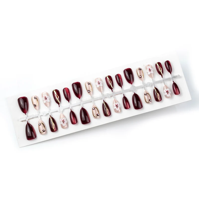 Künstlerisches floral verziertes Press-On-Nagelset Brehn