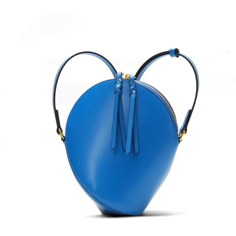 Skulpturales Tropfen-Crossbody-Bag mit verstellbarem Riemen & Quastenreißverschluss
