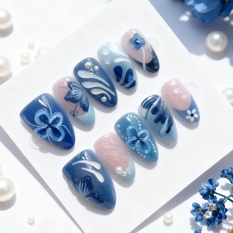 Künstlerisches florales Press-On-Nagelkunst-Set mit Perlenakzenten Brehn
