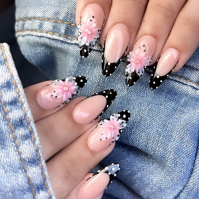 Künstlerisches Florales Schwarzpunkt Press-On Nagel Set Brehn