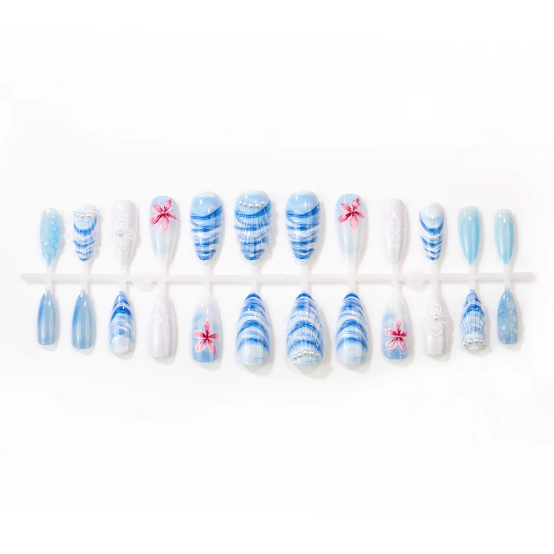 Künstlerisches floral und Muschel-Design Press-On Nagelkunst Set Brehn