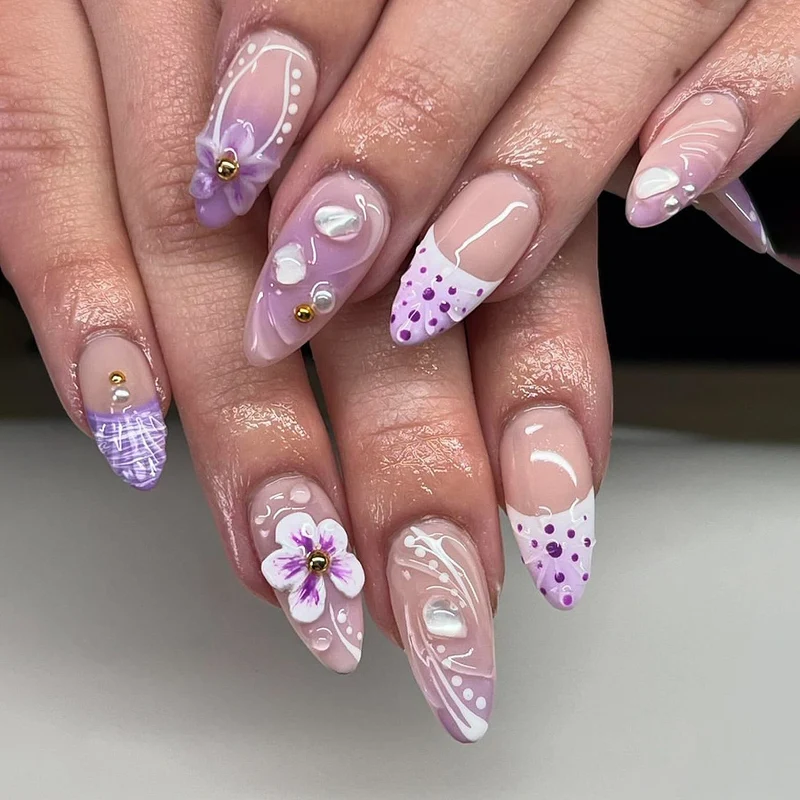 Künstlerische Blumen- und Perlen-Presse-Nägel Brehn