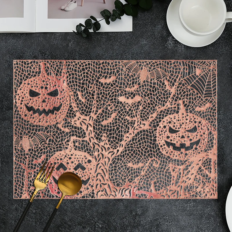 Halloween-Tischsets aus Kunststoff mit filigranem Kürbis- und Spinnennetz-Motiv