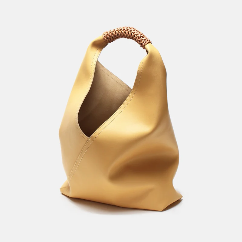 Skulpturaler weicher Leder Slouch Hobo Tote mit geflochtenem oberen Griff