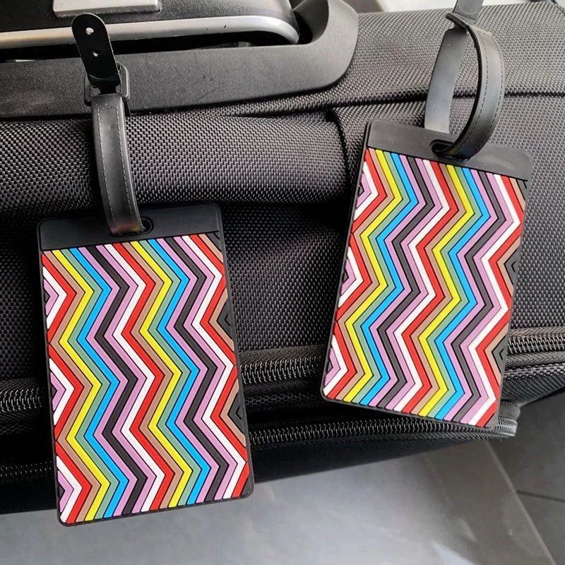 Lebhafter Chevron-Muster Kofferanhänger Skanto