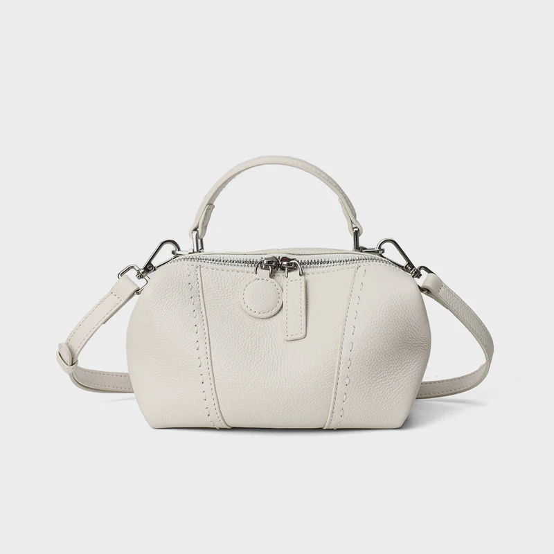 Gepunktete Kuppeltasche mit abnehmbarem Crossbody-Tragegurt