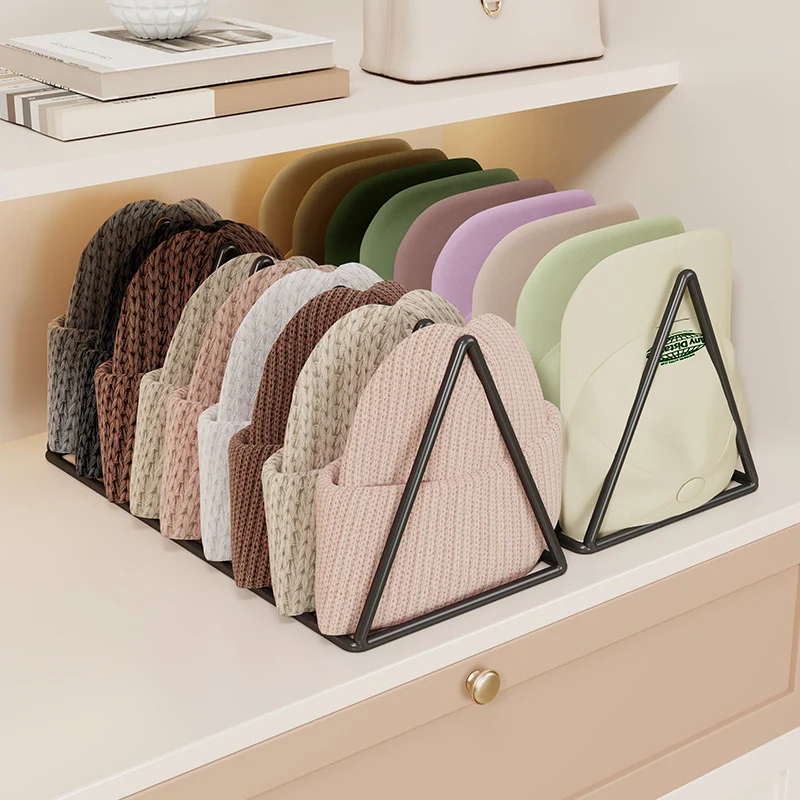 Dreieckiger Gold Metall Multi-Slot Mütze und Strickmützen Organizer Regal