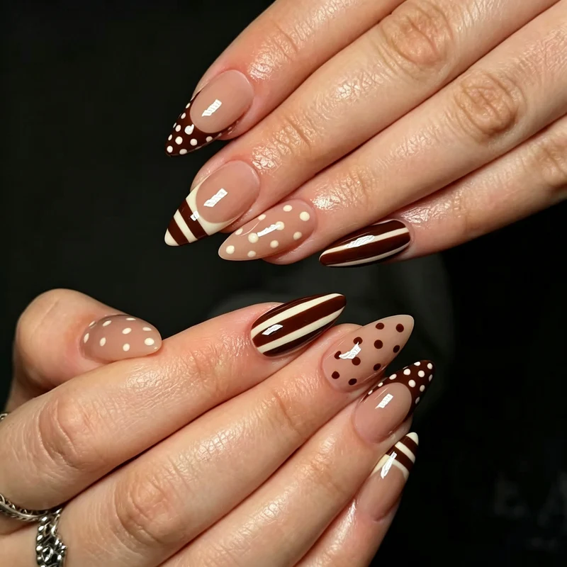 Künstlerisches, schokoladeninspiriertes Stiletto-Press-On-Nagelset Brehn