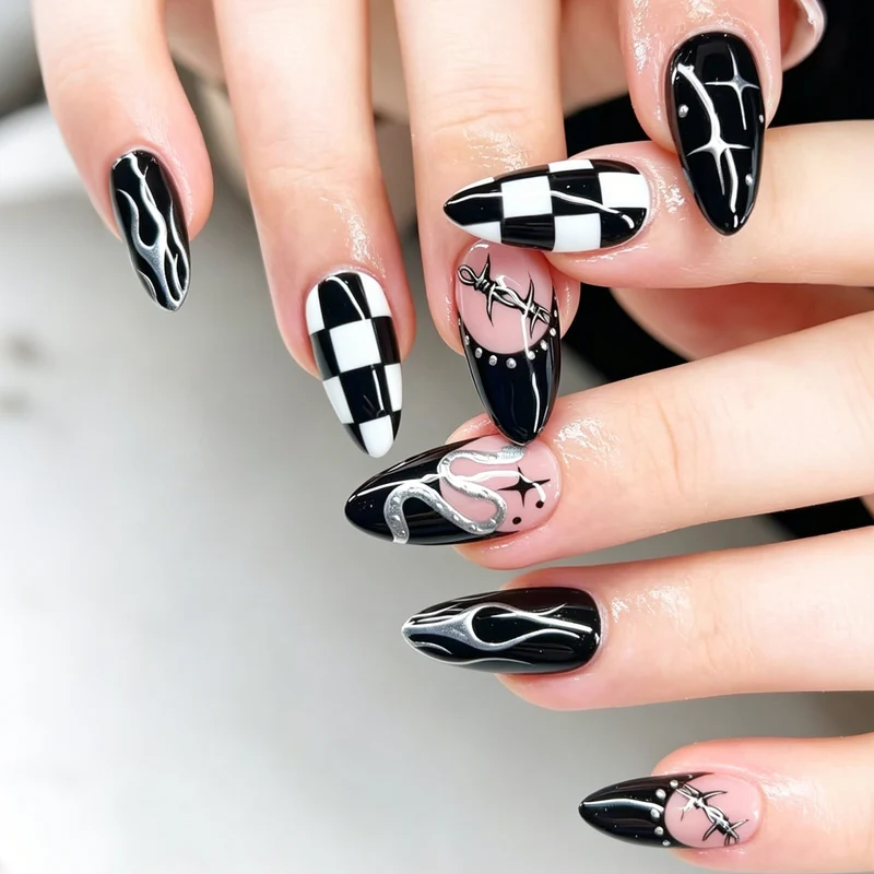 Künstlerisches Stiletto Press-On Nagelkunstset mit Schachbrettmuster und Flammen Brehn