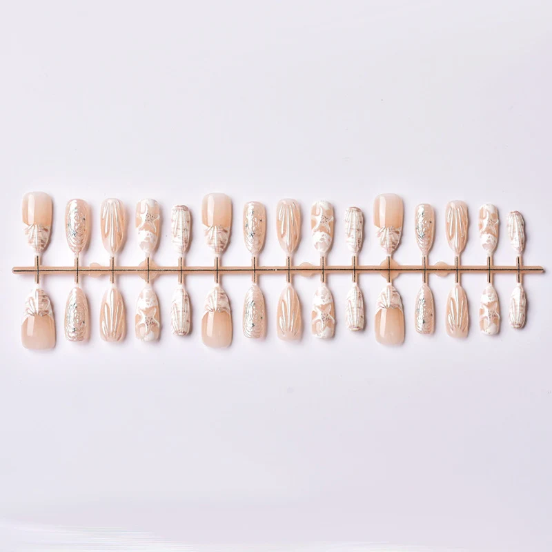 Künstlerisches von Muscheln inspiriertes Press-On-Nagelkunst-Set Brehn