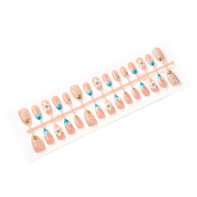 Künstlerisches Muscheln-inspiriertes Nagelset Brehn