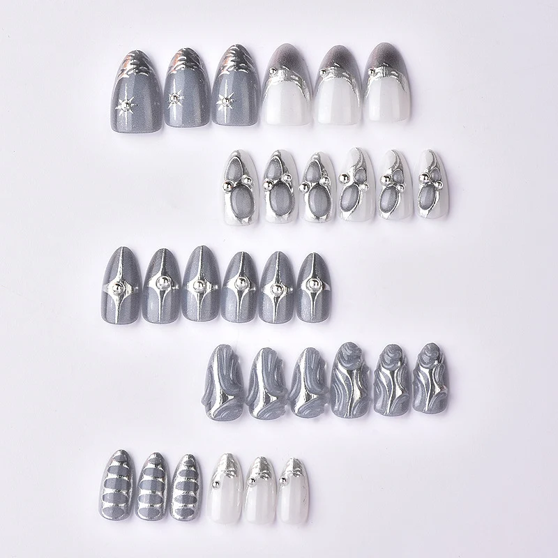 Künstlerisches Drucknagelset mit metallischen Akzenten Brehn